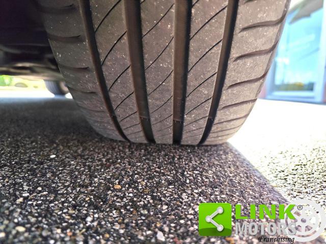 VOLKSWAGEN Golf 1.6 TDI 115 CV DSG 5p. Business BlueMotion GARAN