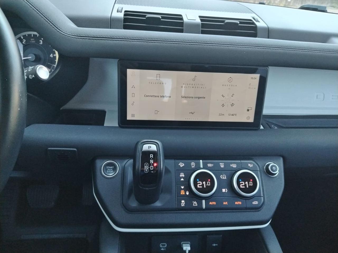 Land Rover Defender X-Dynamic SE D 200 MHEV