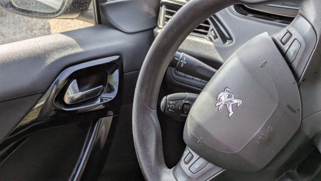 PEUGEOT 208 1.2cc 83cv