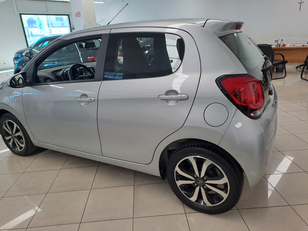 Citroen C1 VTi 72 S&S 5 porte Shine