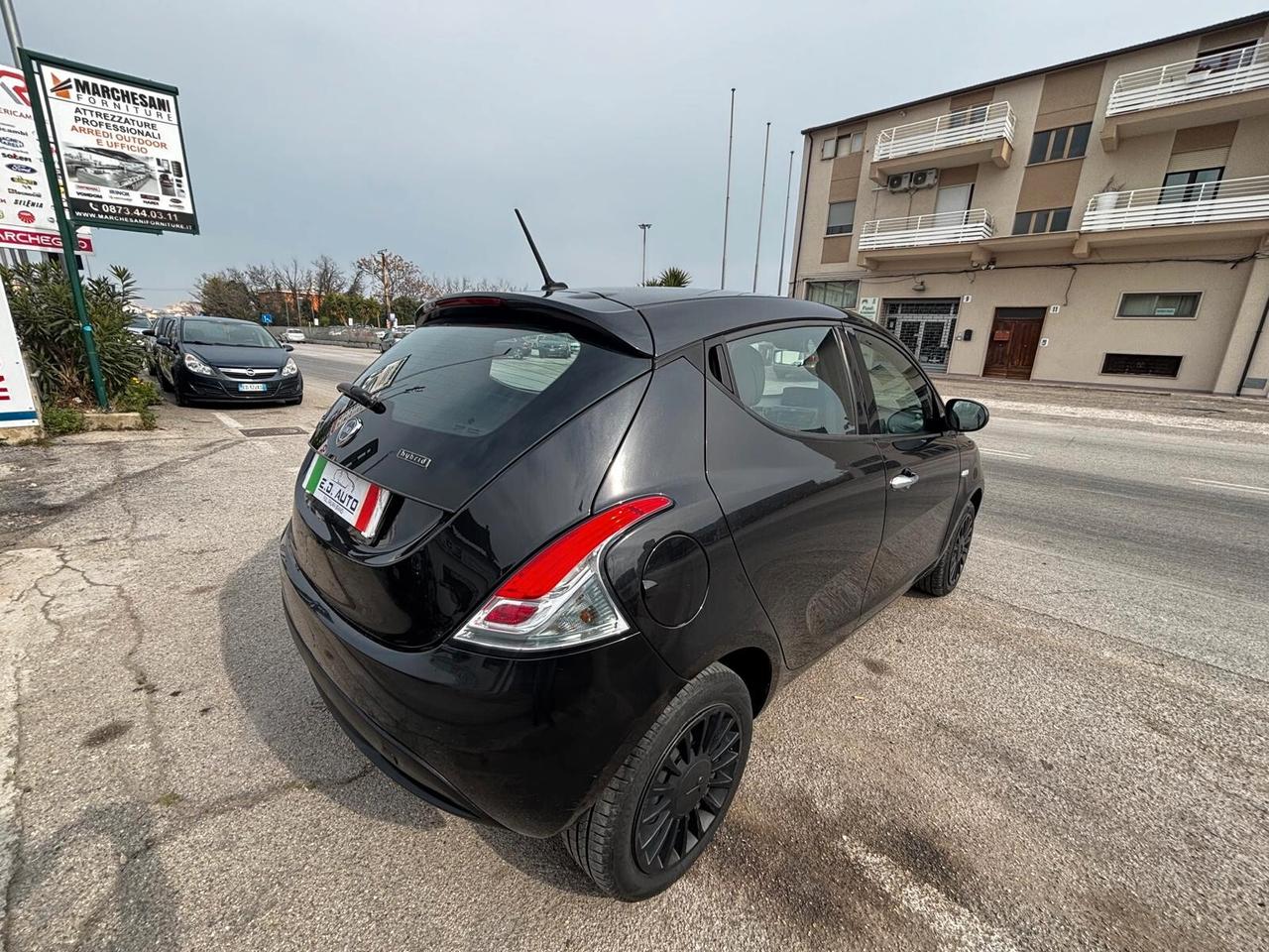 Lancia Ypsilon 1.0 FireFly 5 porte S&S Hybrid Gold