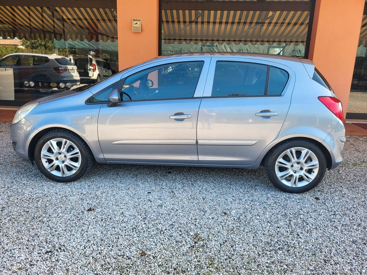 Opel Corsa 1.2 5 porte Enjoy valida x neopatentati