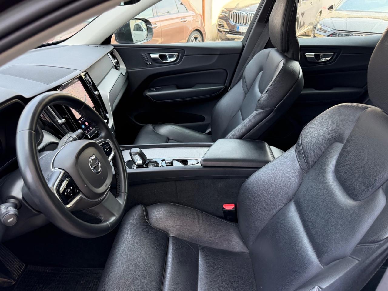 Volvo XC 60 XC60 B4 (d) automatico Plus Dark