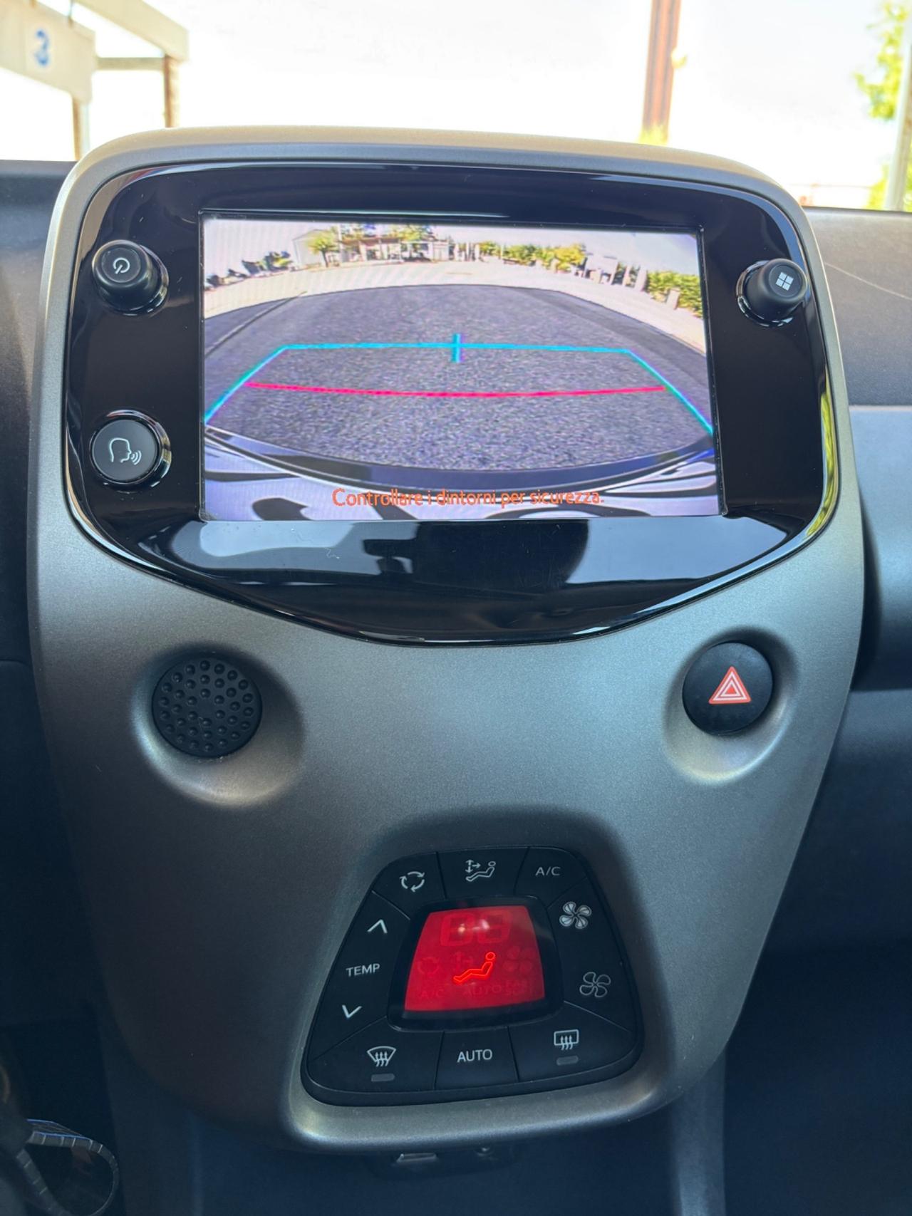 Toyota Aygo 1.0 VVT-i 72 CV 5 porte x-cool MMT