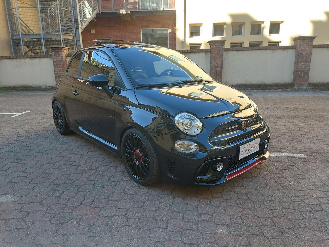 Abarth 595 1.4 T-Jet Yamaha Factory Racing