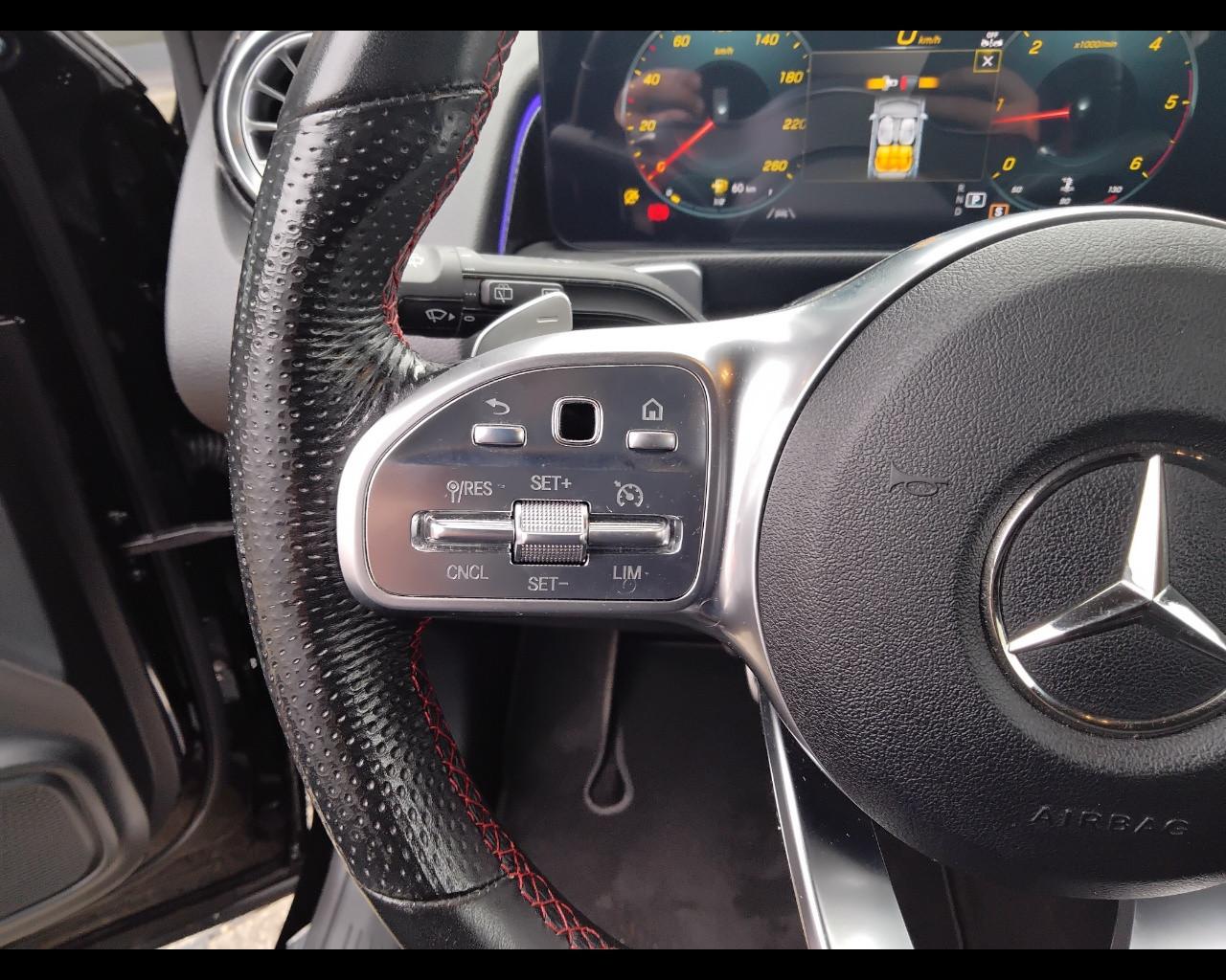 Mercedes-Benz GLB - X247 2019 - GLB 180 d Premium auto