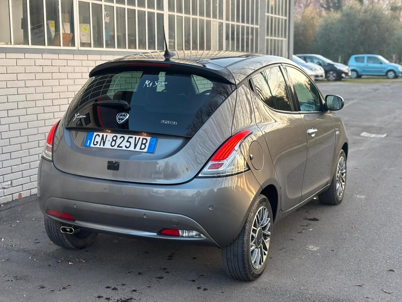 Lancia Ypsilon 1.0 FireFly 5 porte S&S Hybrid Gold Plus