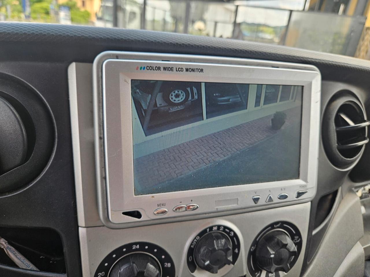 IVECO OMNICAR CON SPONDA POSTERIORE CARICATRICE PREZZO PIU IVA