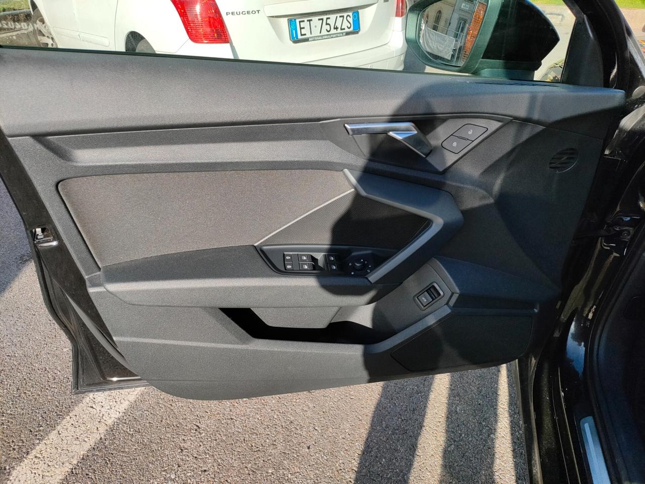Audi A3 Sedan 30 TFSI Business Advanced