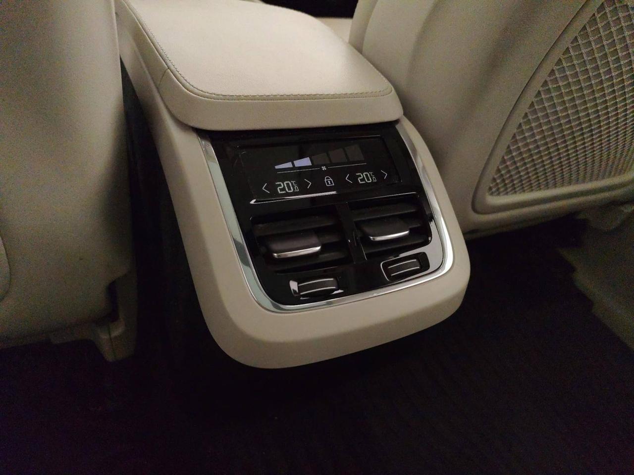 Volvo XC90 2.0 b5 Inscription awd 7 Posti