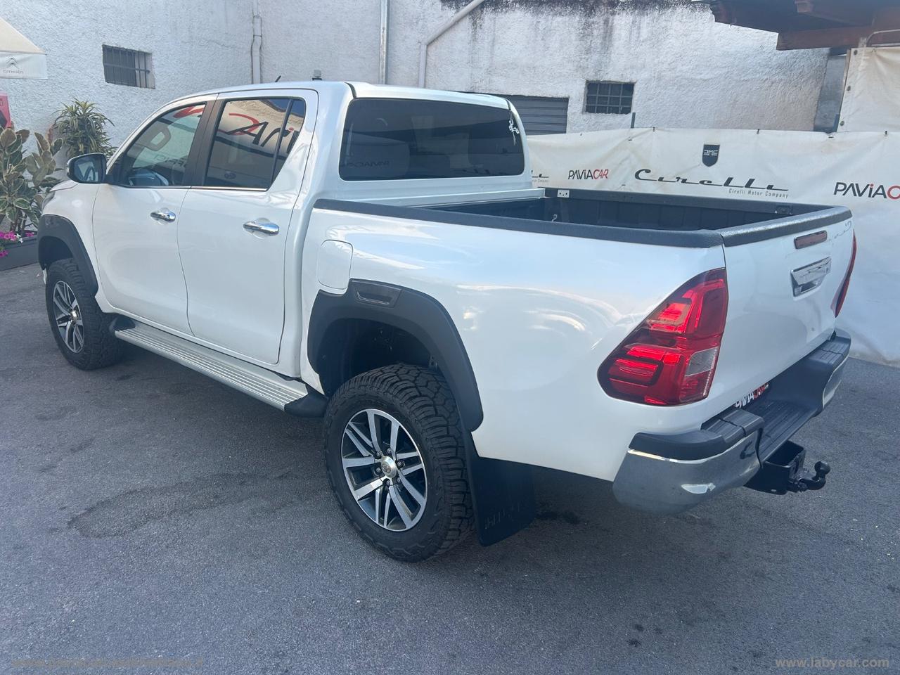 TOYOTA Hilux 2.4 D-4D 4WD 4p. DC Comfort