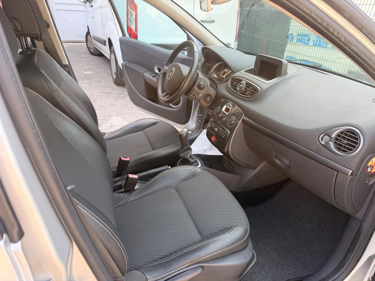 RENAULT CLIO 1.2 NEOPATENTATI KM 70 MILA !!!