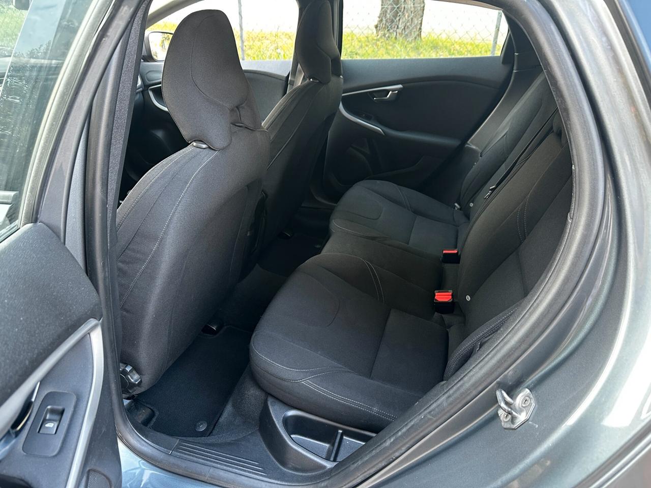 Volvo V40 D2 2.0 120cv E6 Momentum