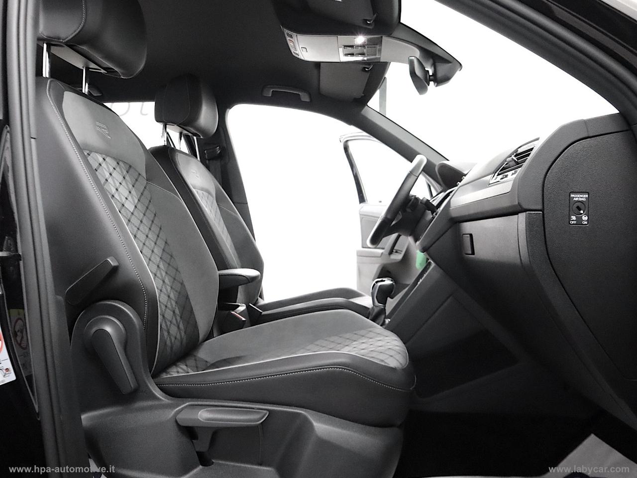 VOLKSWAGEN Tiguan 2.0TDI DSG R-LINE LED IQ-LIGHT NAVI PELLE RETROCAMERA