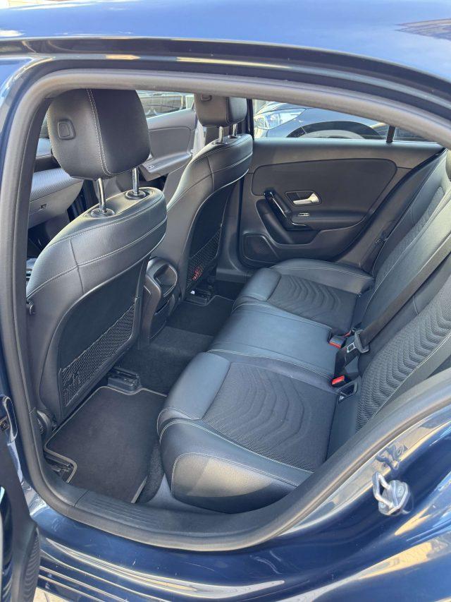 MERCEDES-BENZ A 180 d Sport Cambio Automatico