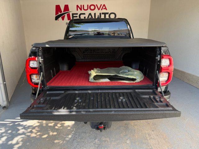 TOYOTA Hilux 2.8 D A/T 4WD 4 porte Double Cab Invincible