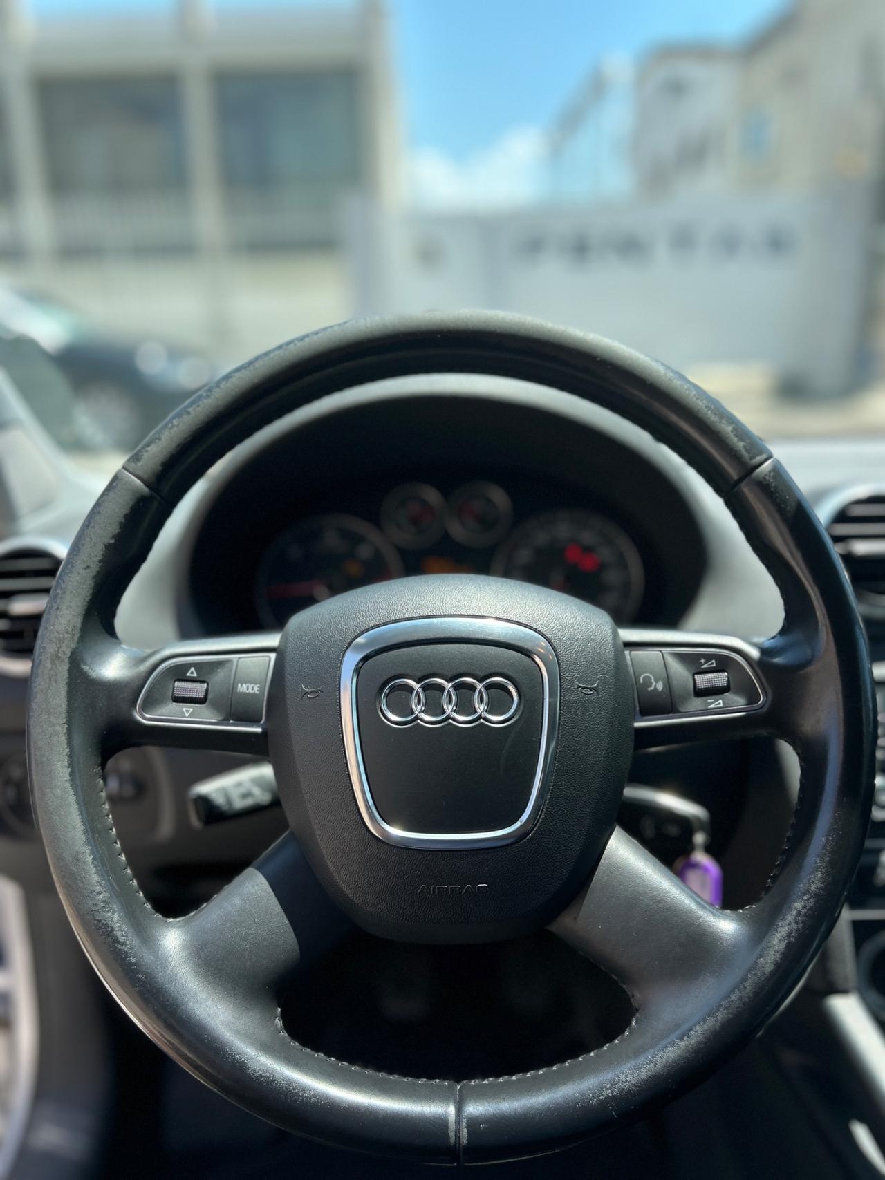 Audi A3 2.0 TDI 105 cv Attraction-2011/CLIMA