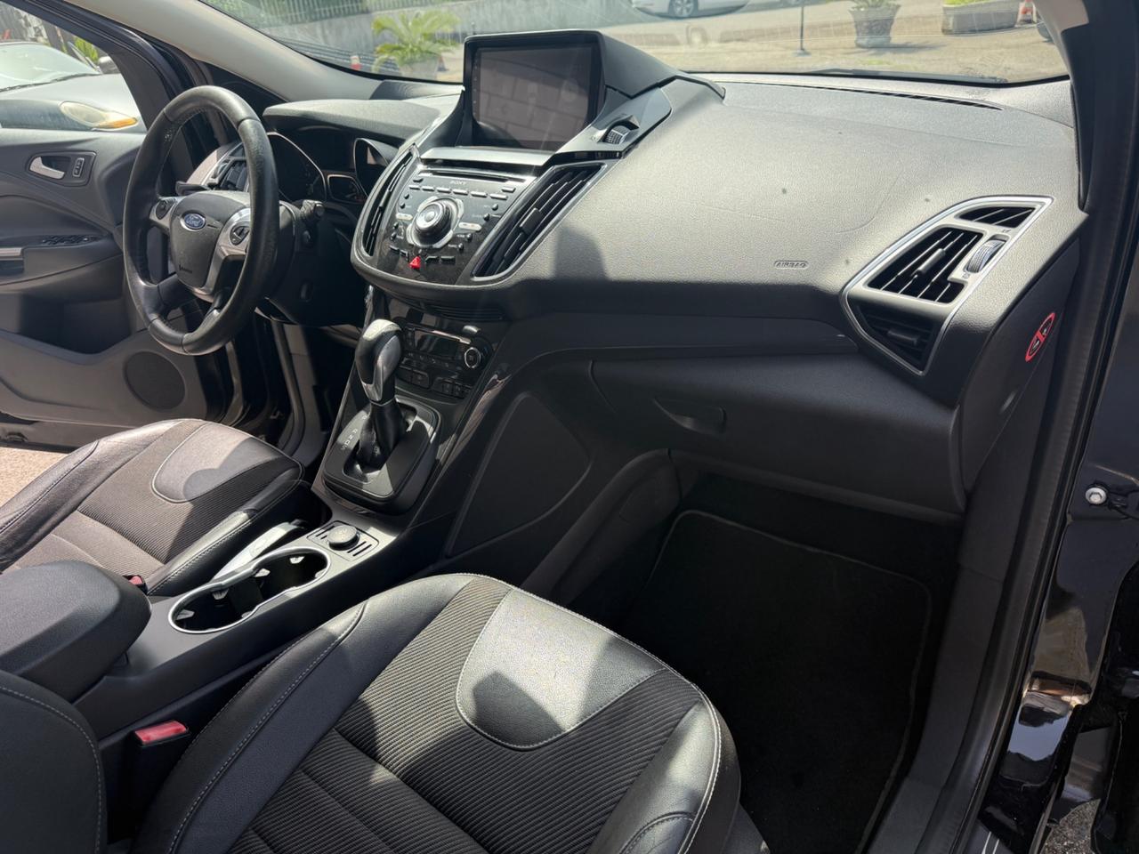 Ford Kuga 2.0 TDCI 140 CV 4WD Powershift Business