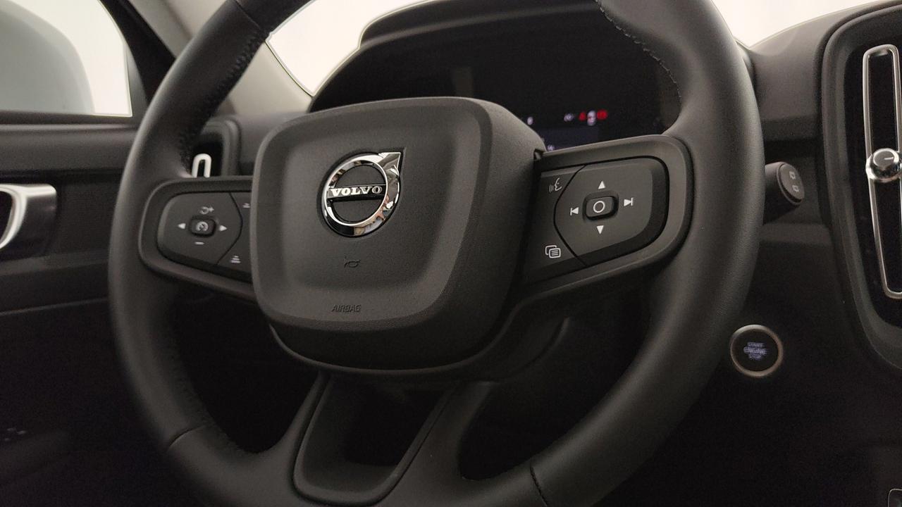VOLVO XC40 2.0 b3 Essential auto
