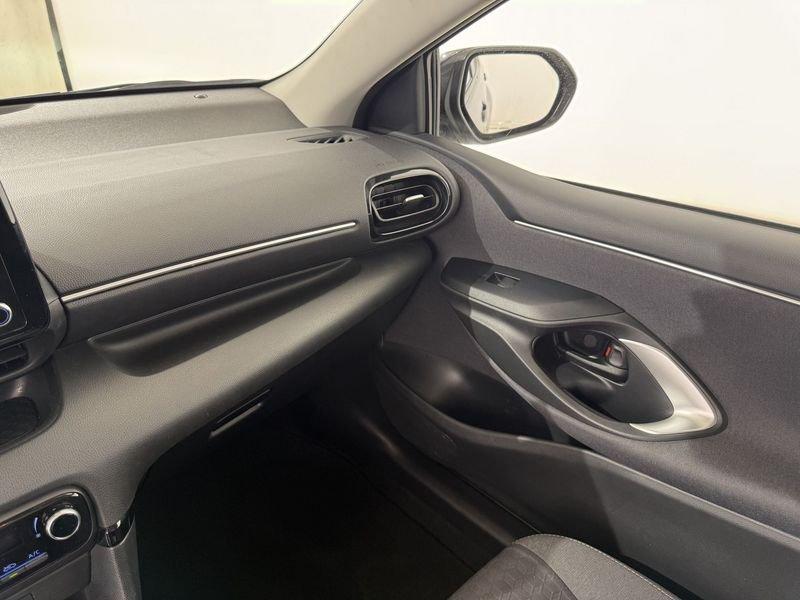 Toyota Yaris Hybrid Active MY22