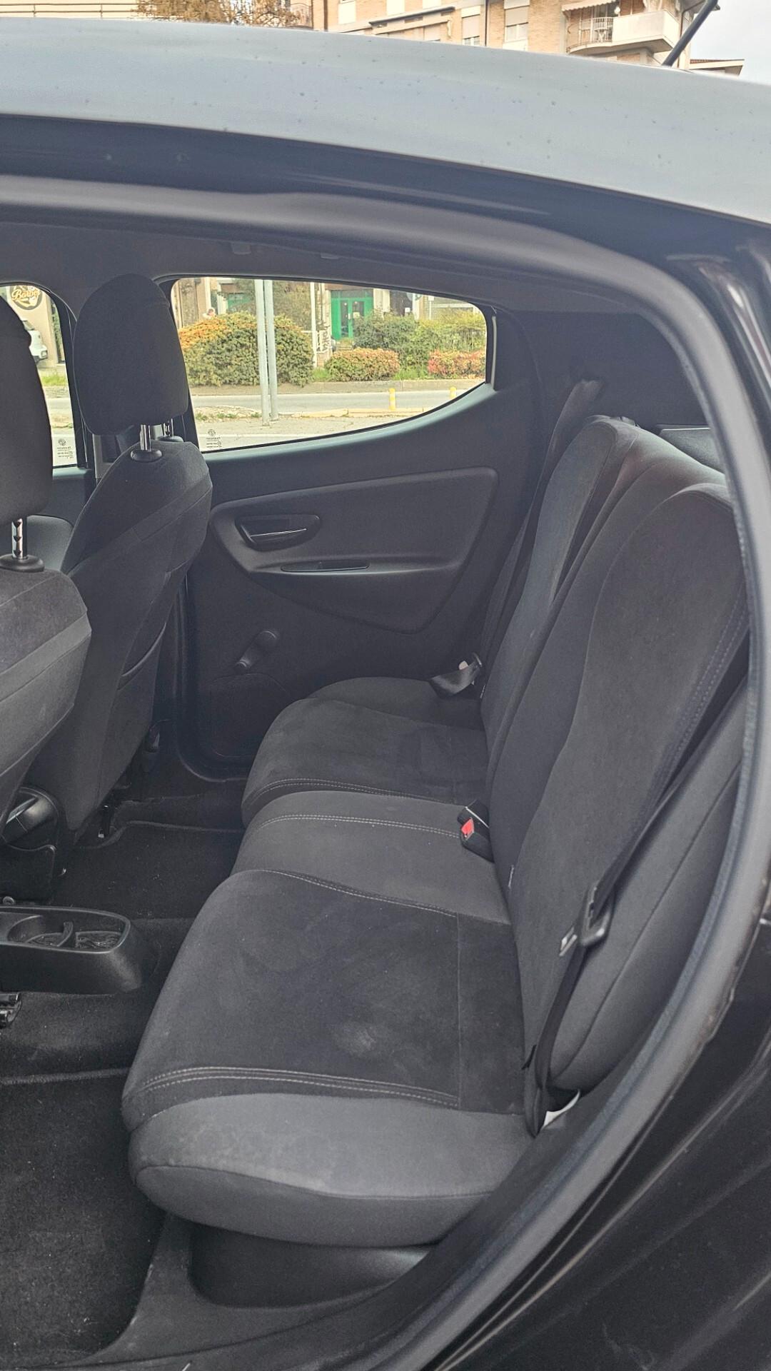 Lancia Ypsilon 0.9 TwinAir 85 CV 5 porte Metano Ecochic Gold