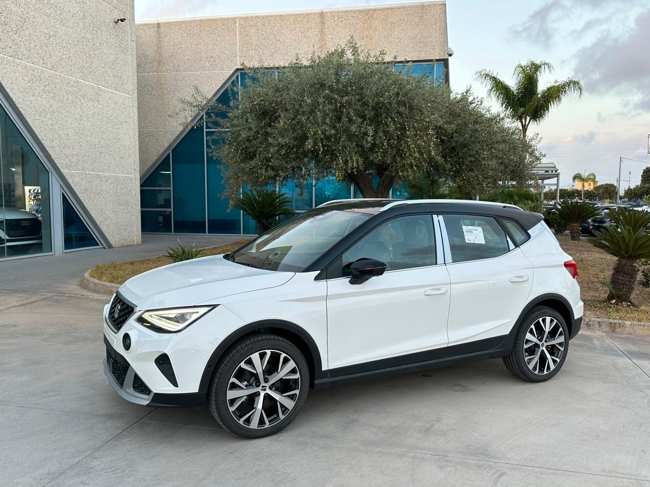 SEAT Arona dsg super offerta T-Stock prezzo imperdibile