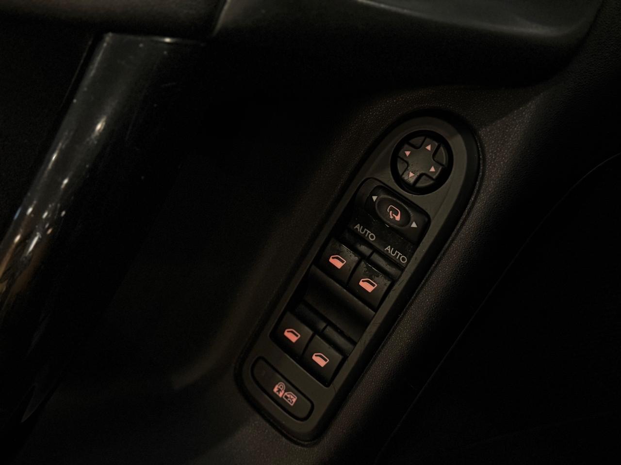 Citroen C3 1.2 BENZINA ANNO 2015 neopatentati