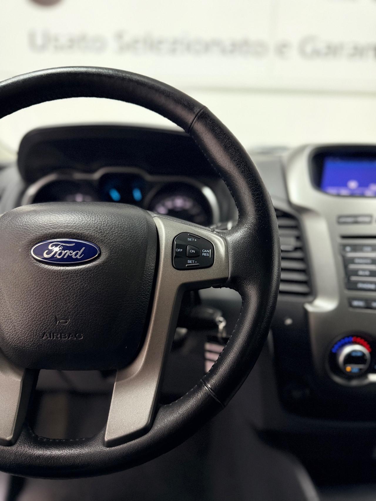 Ford Ranger 2.2 TDCi aut. DC Limited 5pt. 12/2014 EURO 5B NEOPATENTATI GANCIO TRAINO