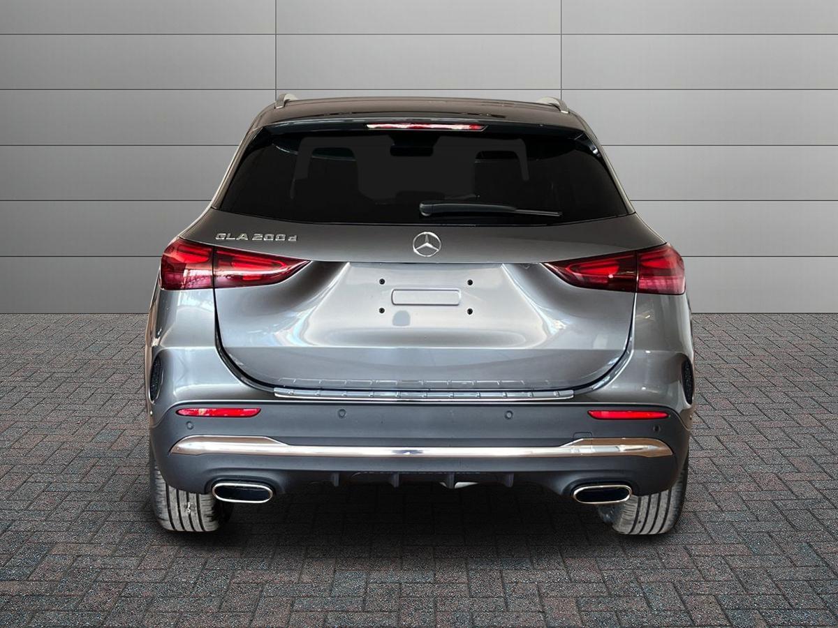Mercedes-Benz GLA 200 d automatic