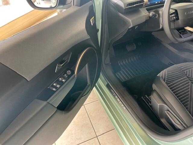 Lancia Ypsilon Hybrid e-DCT LX