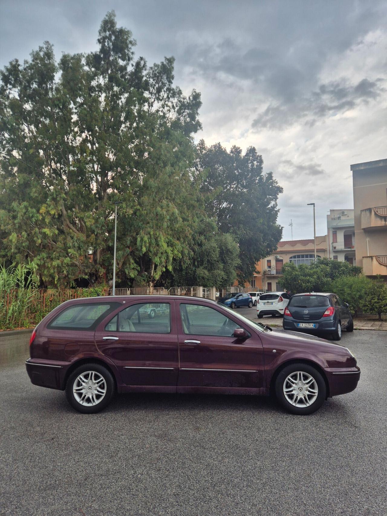 Lancia Lybra 1.9 JTD cat Station Wagon LX