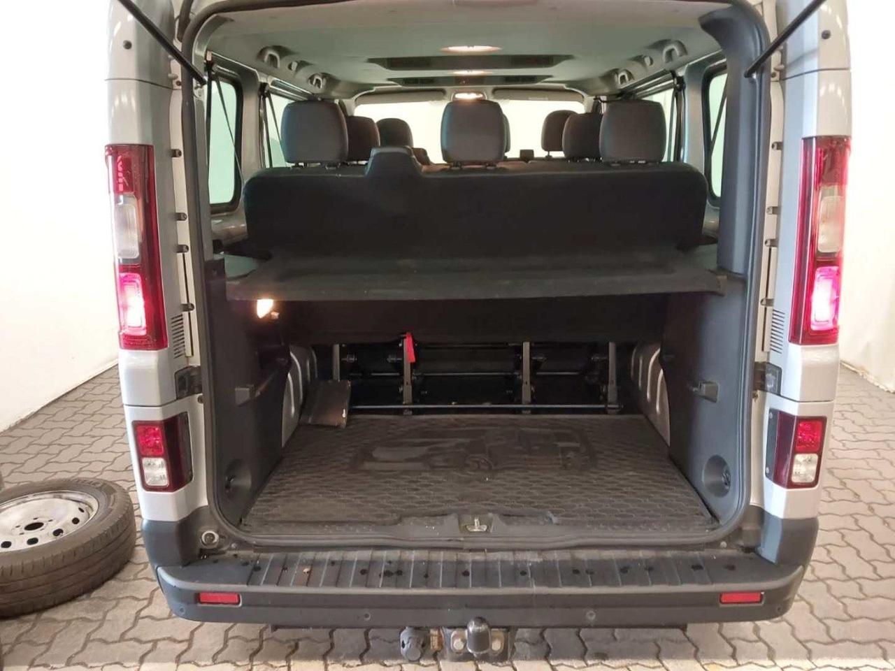 Renault Trafic 2.0 dci 9 Posti + Gancio