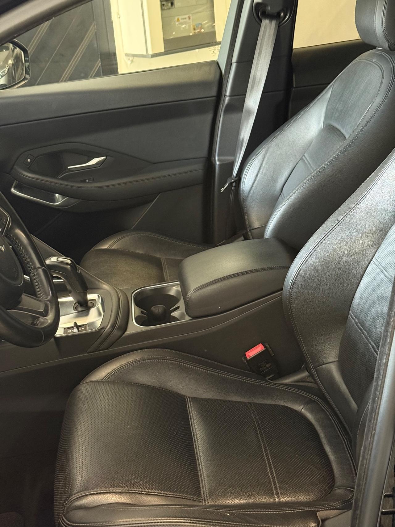 Jaguar E-Pace 2.0D 150 CV AWD aut. R-Dynamic SE