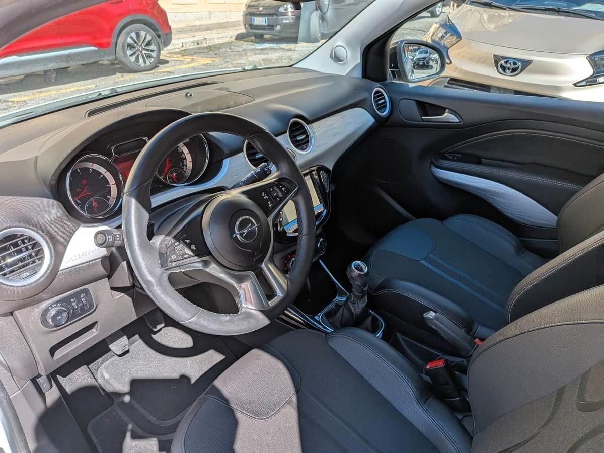 Opel Adam 1.2 70 CV Slam