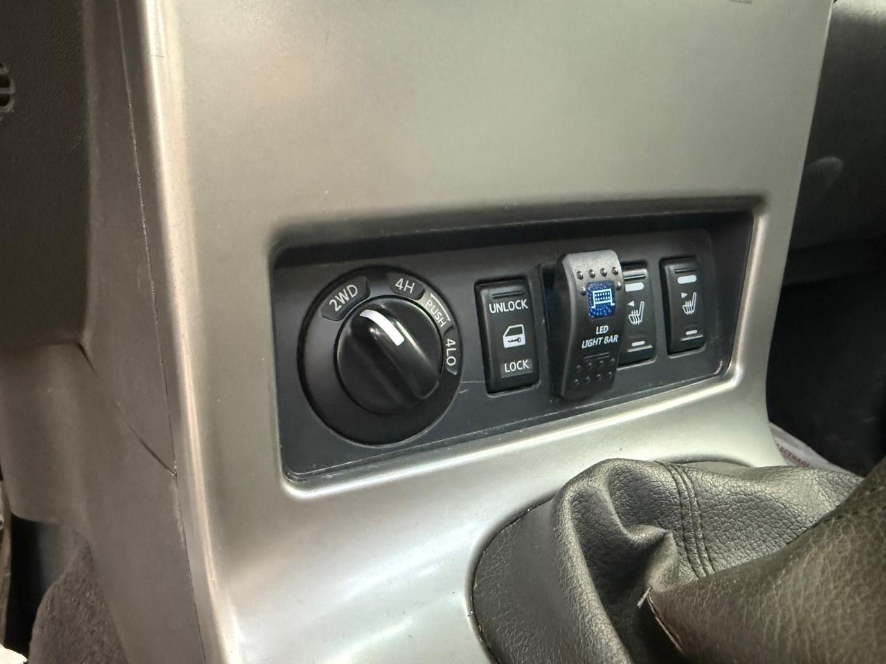 Nissan Navara 2.5 dCi 4 porte Double Cab LE