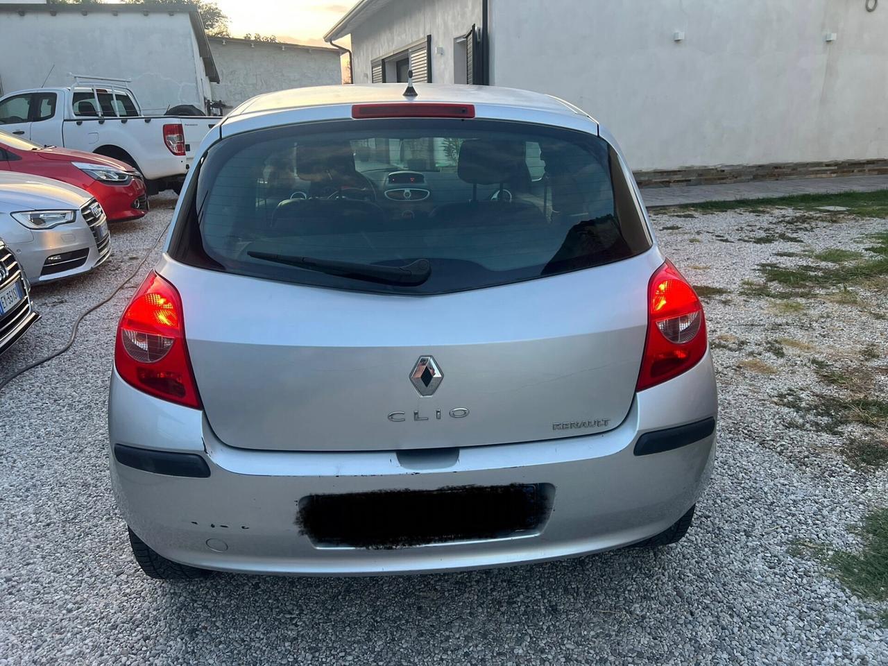 Renault Clio 1.2 16V 3 porte Luxe