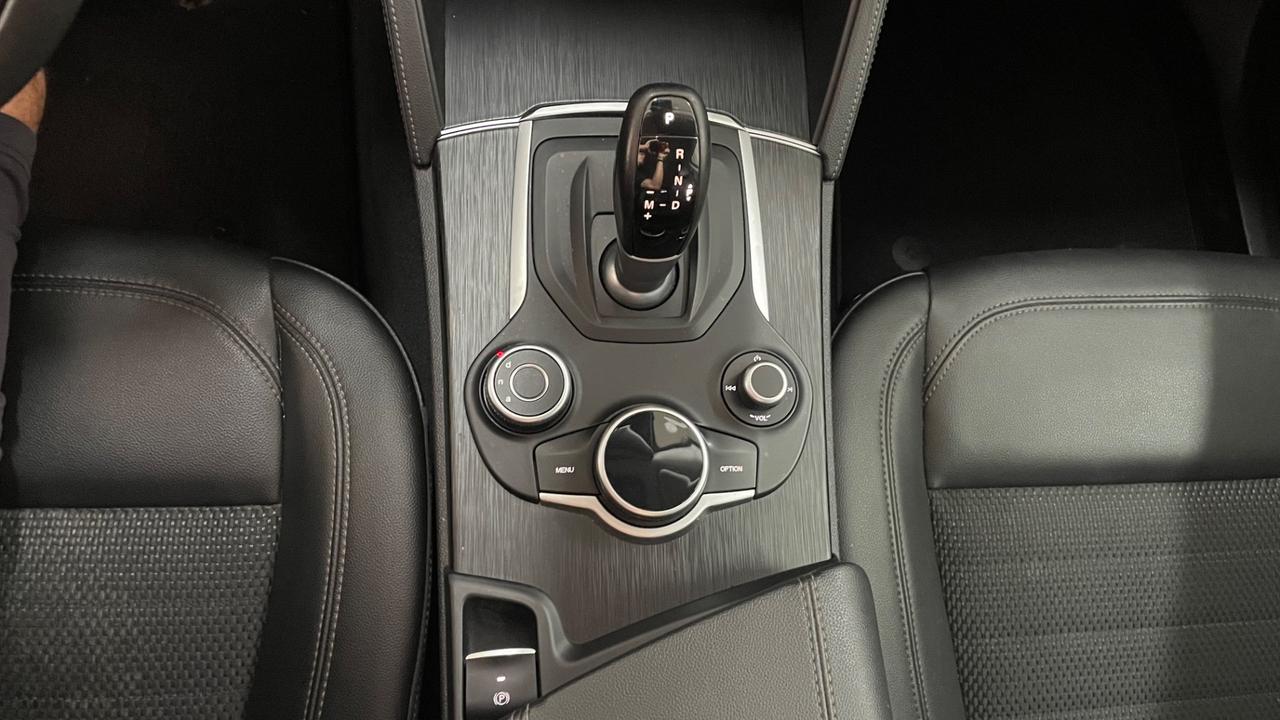Alfa Romeo Stelvio 2.2 Turbodiesel 180 CV AT8 RWD Executive