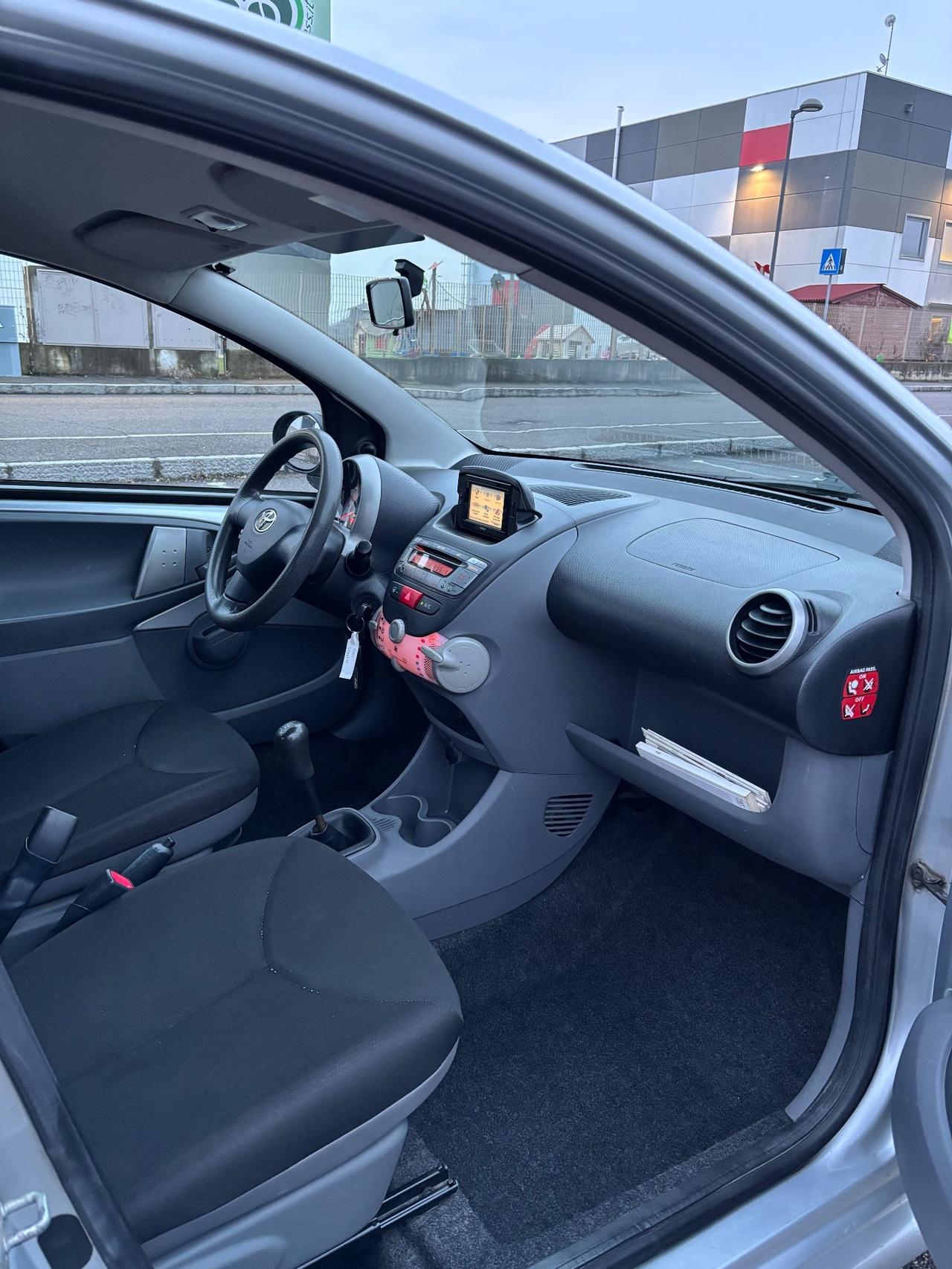 Toyota Aygo 1.0 12V VVT-i 5 porte Now Connect