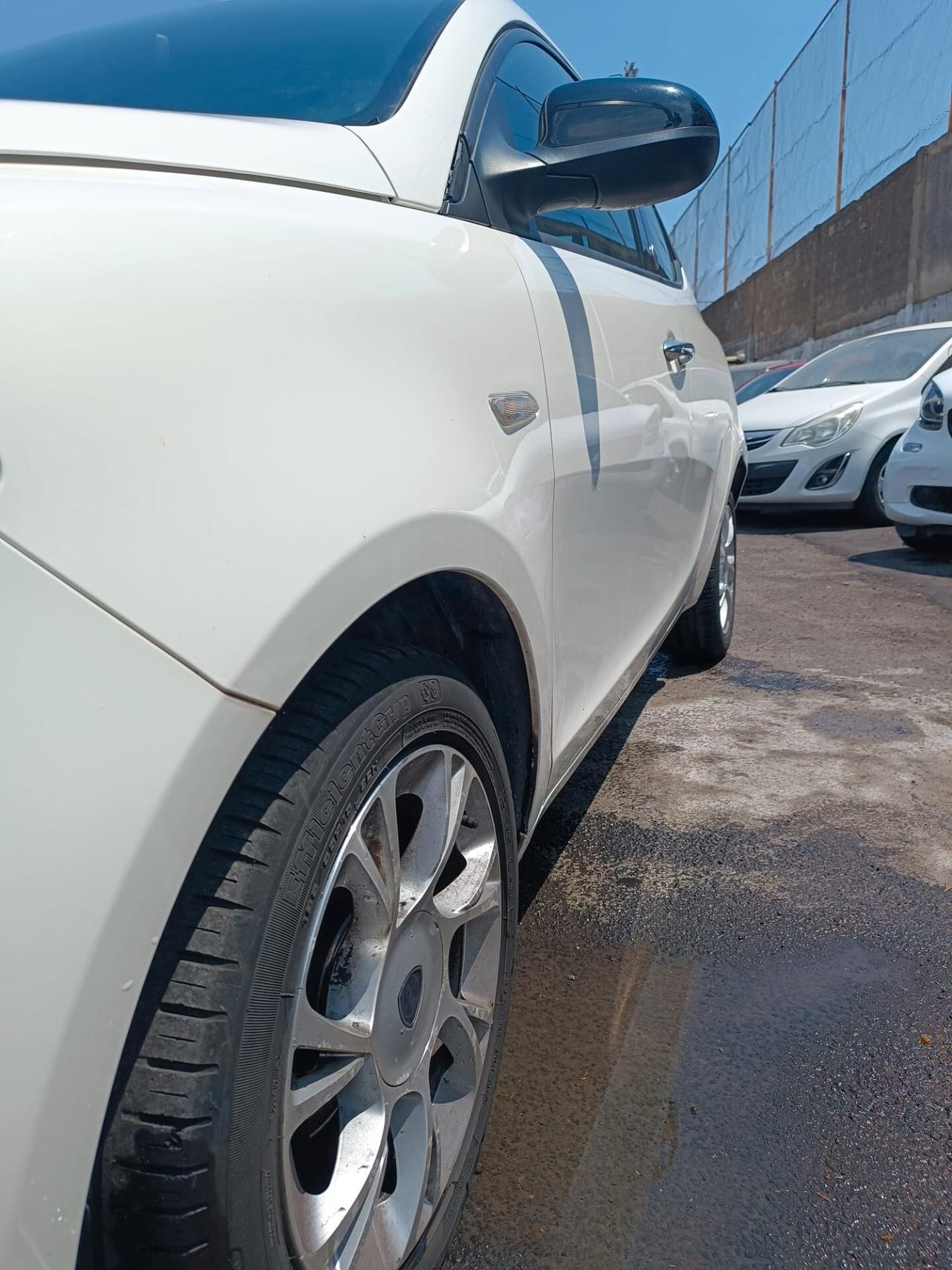 Lancia Ypsilon 1.2 69 CV 5 porte GPL Ecochic Gold