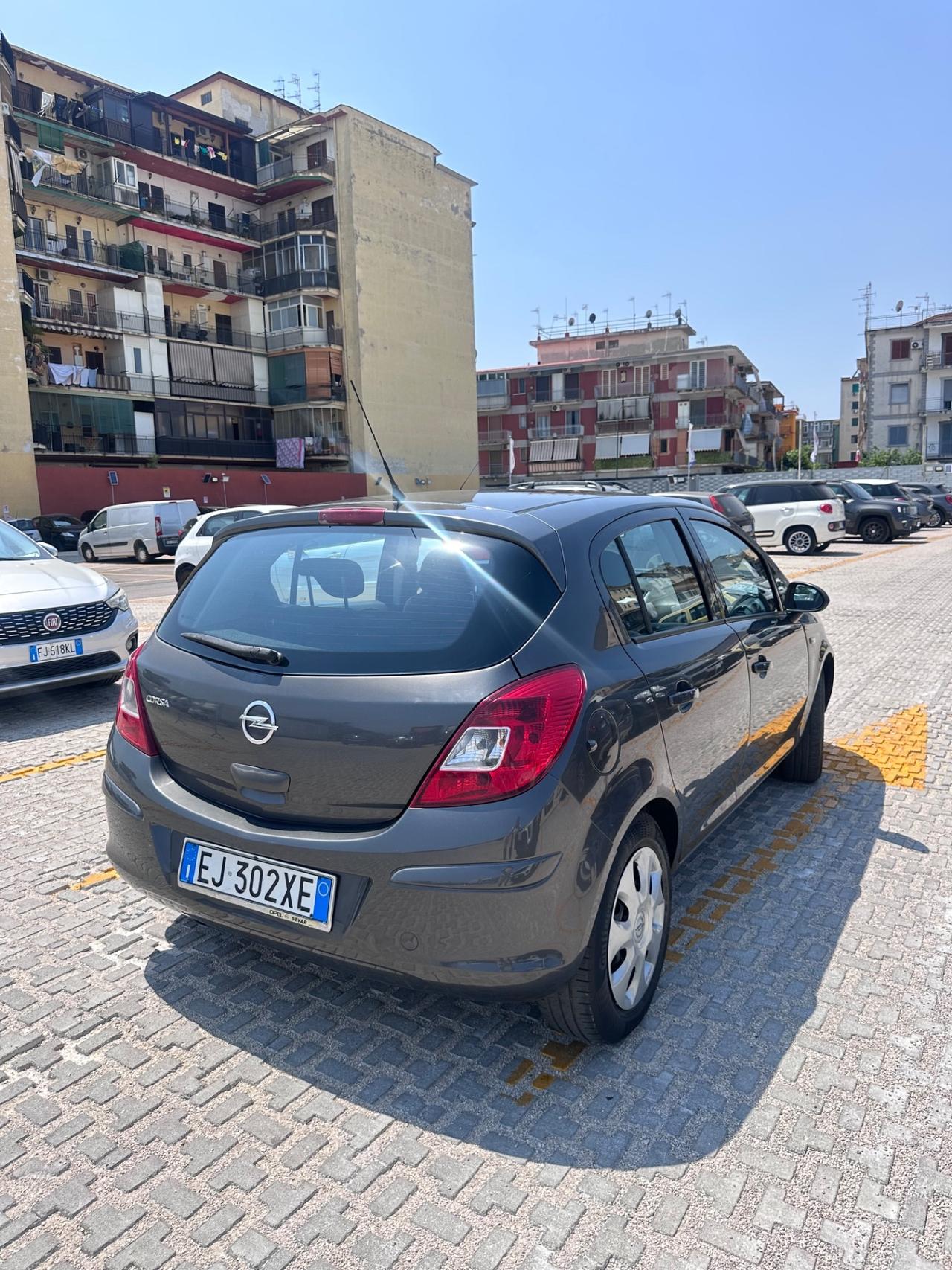 Opel Corsa 1.2 5 porte Club
