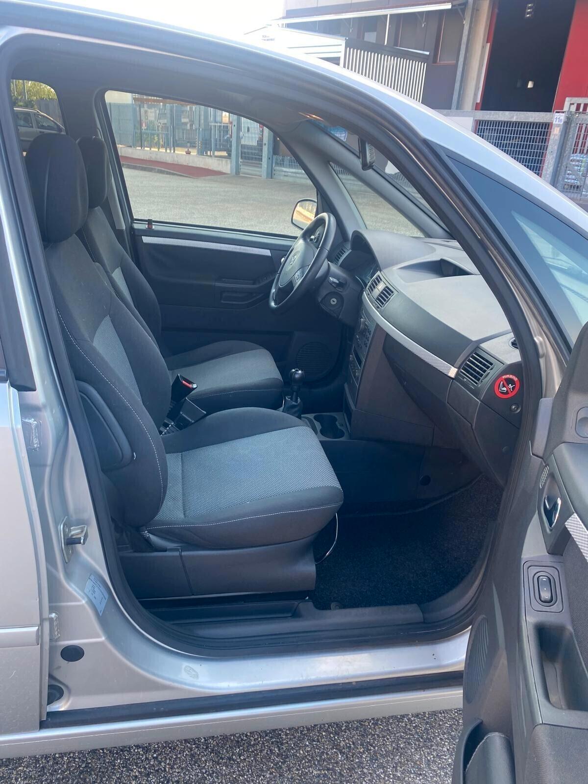 Opel Meriva 1.6 16V Cosmo ADATTA AI NEOPTATENTATI UNICO PROPRIETARIO