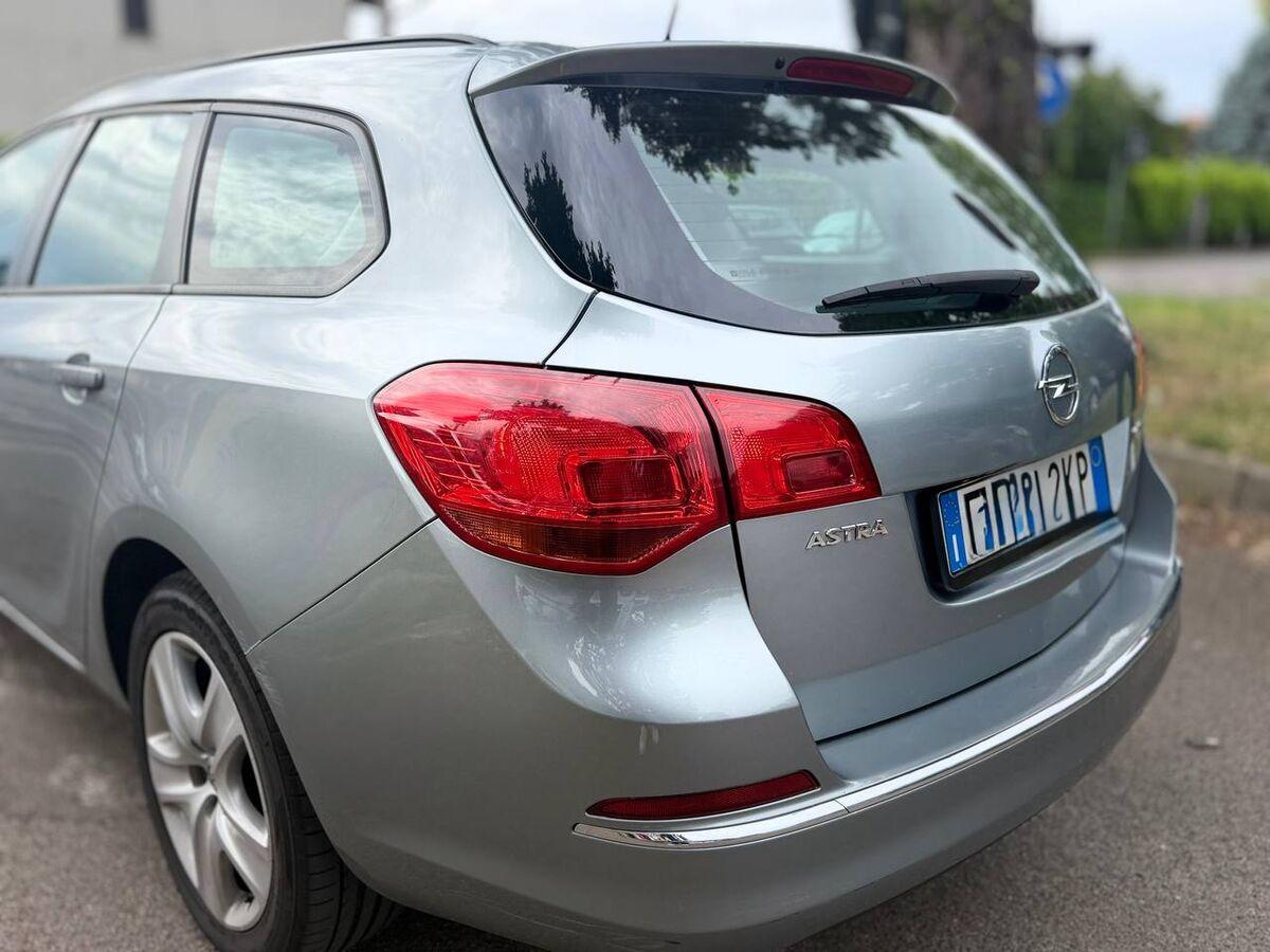 Opel Astra 1.7 cdti Cosmo 110cv