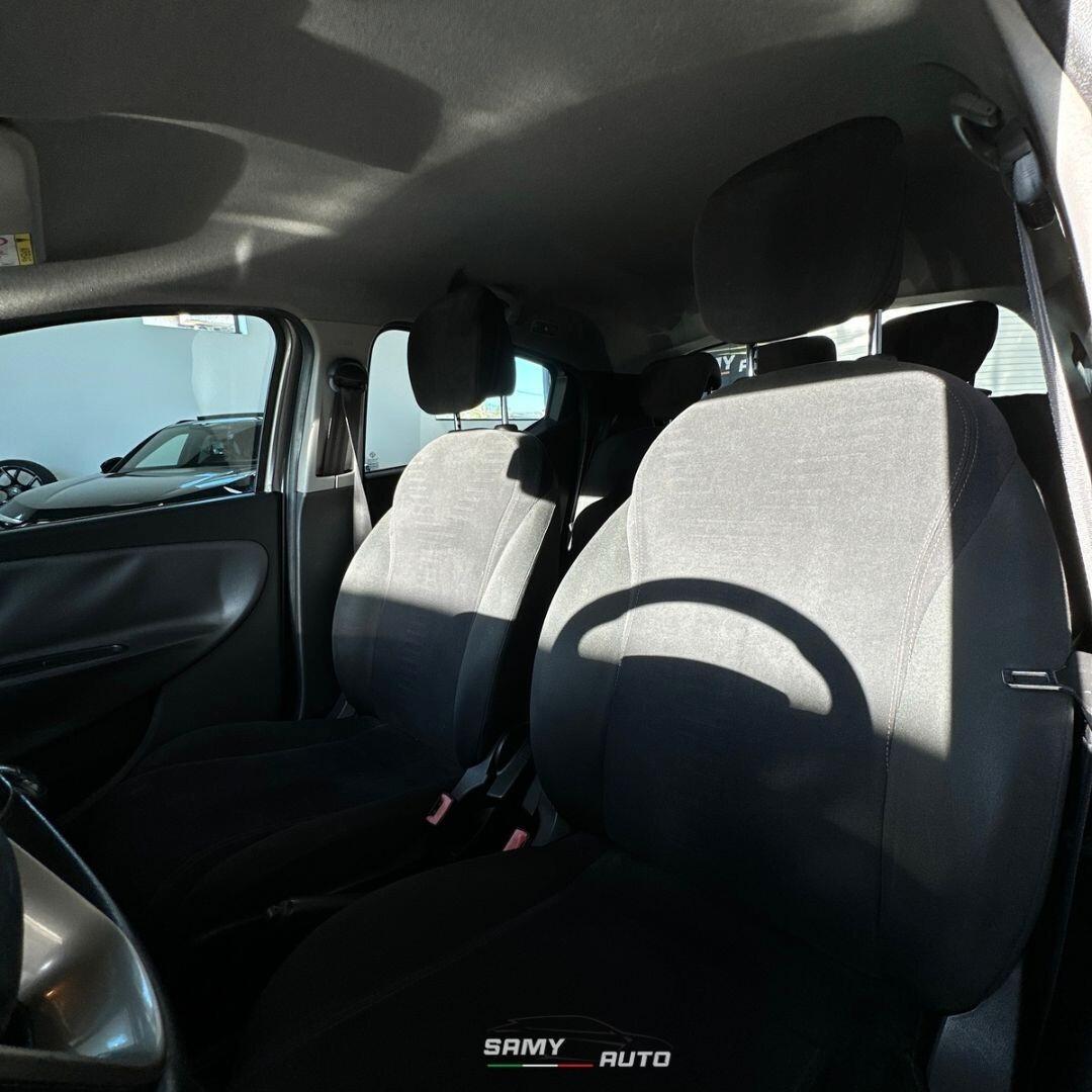 Lancia Ypsilon 1.2 69 CV 5 porte