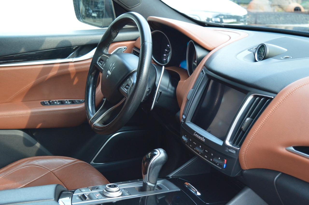 Maserati Levante V6 Diesel 275 CV AWD Granlusso