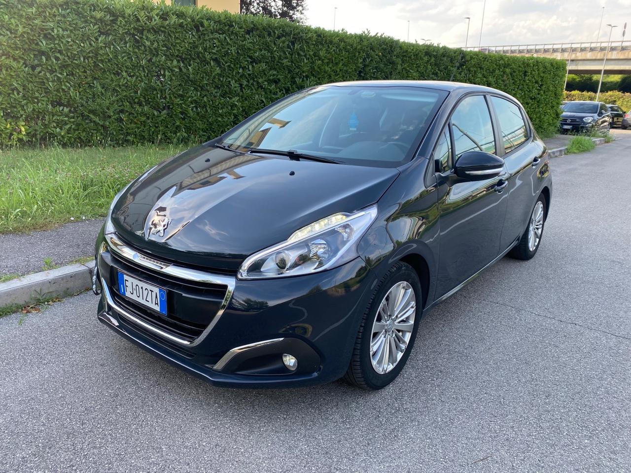 Peugeot 208 PureTech 82 5 porte Allure