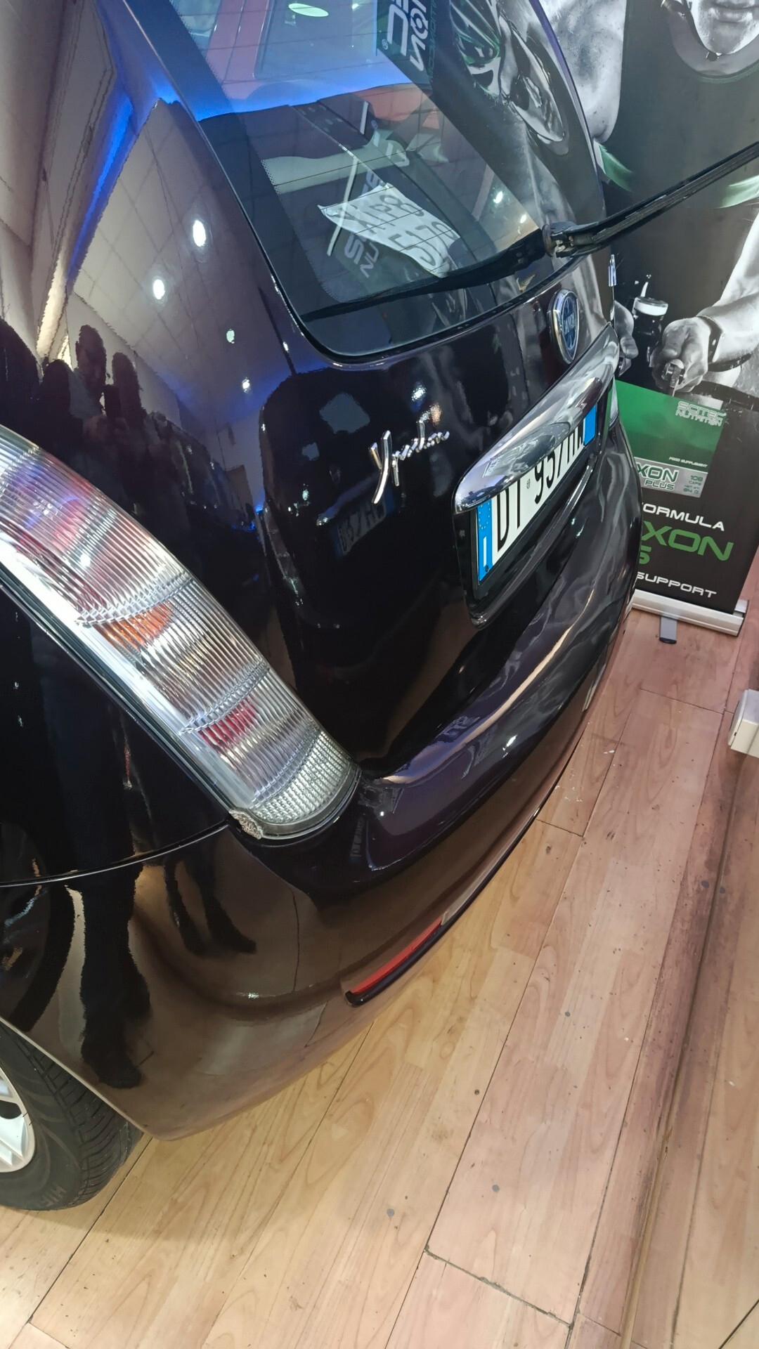 Lancia Ypsilon 1.3 MJT 75 CV Platino