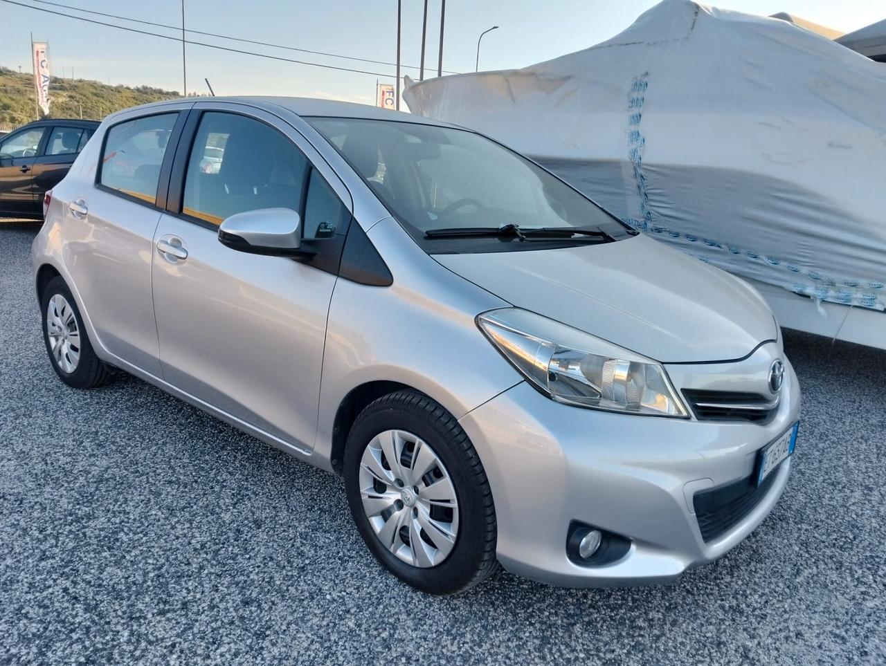 Toyota Yaris 1.3 5 porte Lounge