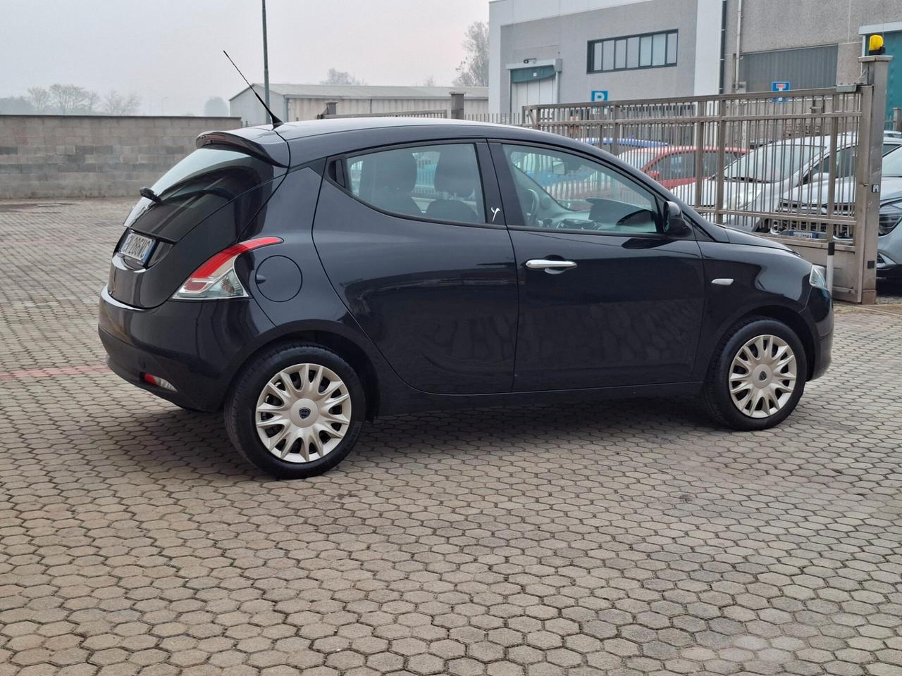 Lancia Ypsilon 1.2 Platinum *EURO 6B*