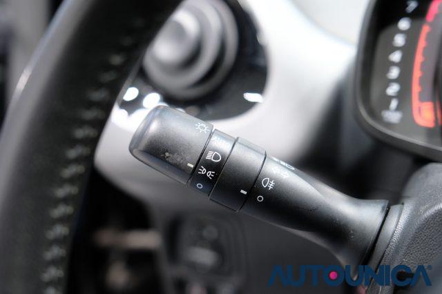 TOYOTA Aygo CONNECT 1.0 VVT-i 72 CV 5 PORTE X-WAVE NEOPATENTAT