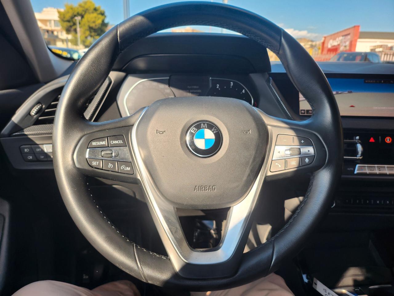 Bmw 118 120d 5p. Luxury